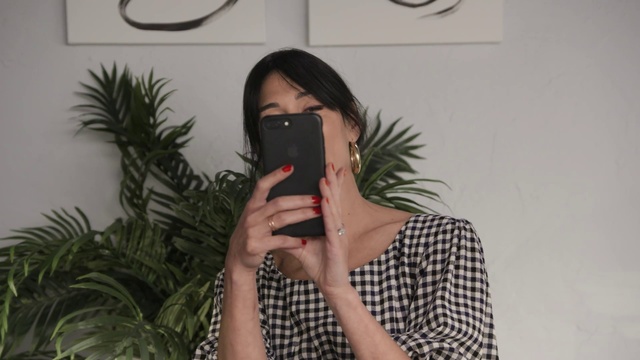 Video Reference: Lip, Glasses, Hand, Hairstyle, Eyebrow, Shoulder, Vision care, Eyelash, Plant, Mouth