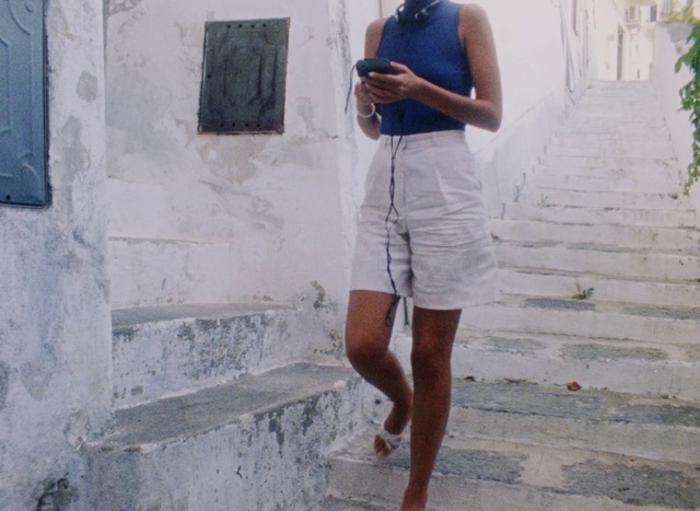 Video Reference: Arm, Shoulder, Blue, Fashion, Human body, Textile, Neck, Street fashion, Sleeve, Waist