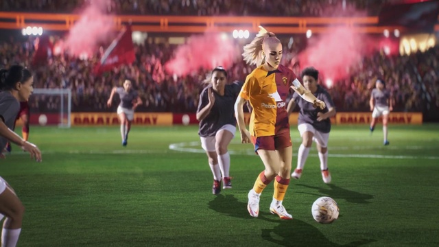 Video Reference: Shorts, Sports equipment, Soccer, Football, Ball, Player, Grass, Sports uniform, Ball game, Fan