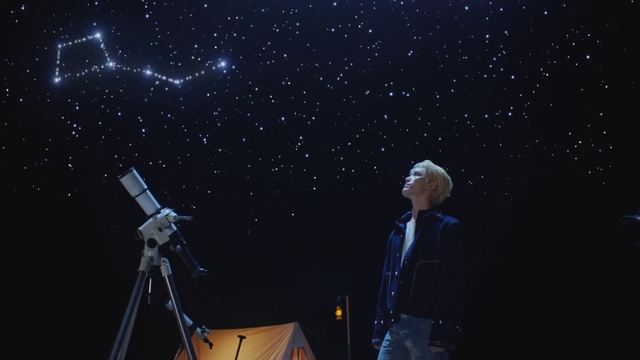 Video Reference: Astronomical object, Entertainment, Performing arts, Science, Space, Electric blue, Music artist, Event, Flash photography, Darkness