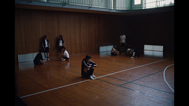 Video Reference: Field house, Wood, Sports equipment, Floor, Flooring, Hardwood, Chair, Hall, Player, Competition event