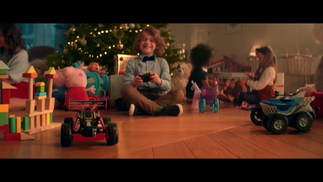 Video Reference: Wheel, Tire, Toy, Fun, Entertainment, Christmas decoration, Leisure, Tree, Christmas ornament, Child
