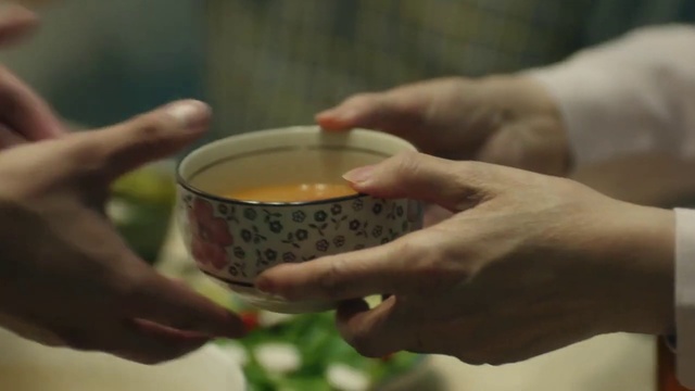 Video Reference: Food, Hand, Cup, Drinkware, Coffee, Ingredient, Gesture, Serveware, Cuisine, Finger
