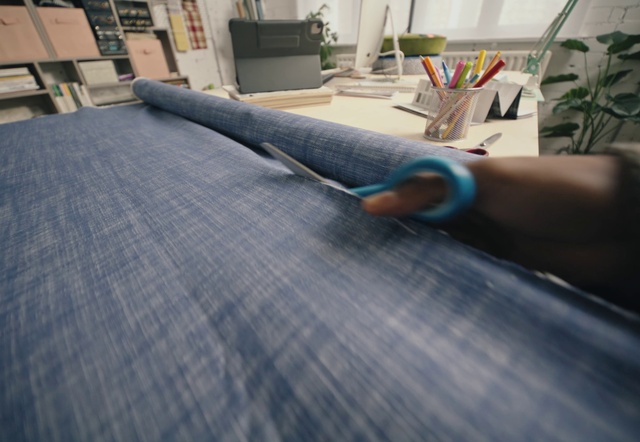 Video Reference: Wood, Plant, Flooring, Floor, Hardwood, Linens, Comfort, Pattern, Human leg, Wrist