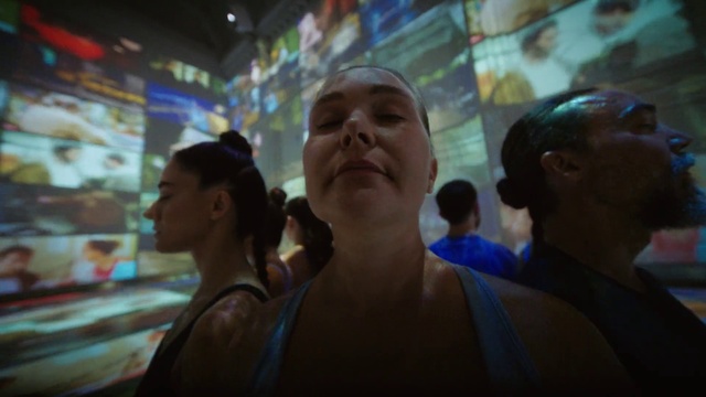 Video Reference: Human, Temple, Fun, Crowd, Leisure, City, Event, T-shirt, Vest, Electric blue