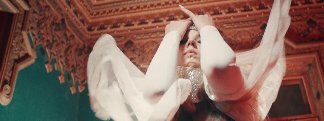 Video Reference: Hand, Eyelash, Gesture, Finger, Sculpture, Wood, Happy, Thumb, Nail, Event