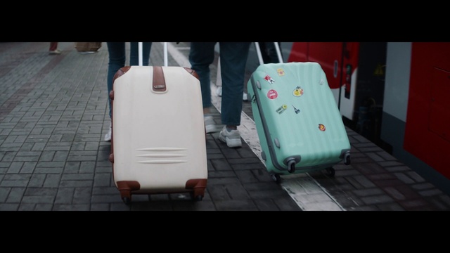 Video Reference: Luggage and bags, Automotive lighting, Bag, Automotive design, Floor, Automotive exterior, Vehicle door, Travel, Flooring, Gas