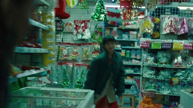 Video Reference: Green, Selling, Shelf, Retail, Market, Public space, Customer, Trade, City, Convenience store