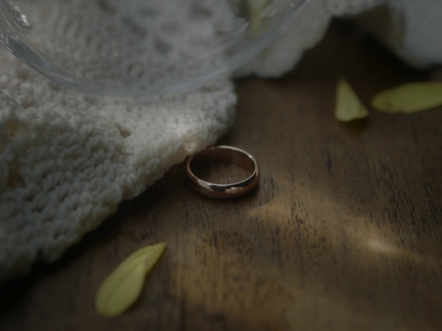 Video Reference: Body jewelry, Silver, Wood, Grey, Wedding ceremony supply, Jewellery, Natural material, Metal, Flooring, Fashion accessory