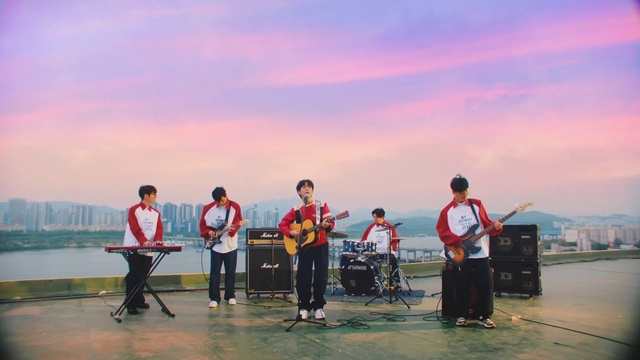 Video Reference: Sky, Membranophone, Musical instrument, Band plays, Cloud, Drum, Musician, Idiophone, Water, Music