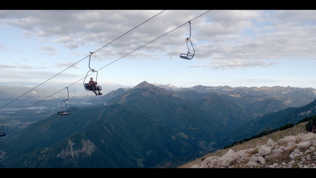 Video Reference: Sky, Cloud, Mountain, Cable car, Slope, Electricity, Recreation, Landscape, Mountain range, Hill station