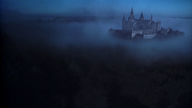 Video Reference: Atmosphere, Sky, Natural landscape, Fog, Atmospheric phenomenon, Water, Building, Freezing, Dusk, Landscape