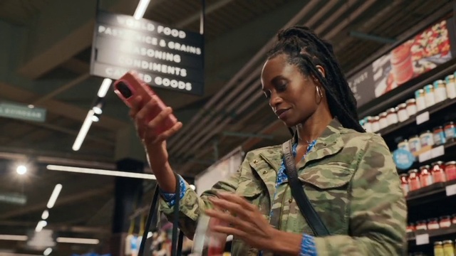 Video Reference: Hand, Camouflage, Military camouflage, Military person, Military uniform, Gesture, Microphone, Non-commissioned officer, Marines, Soldier