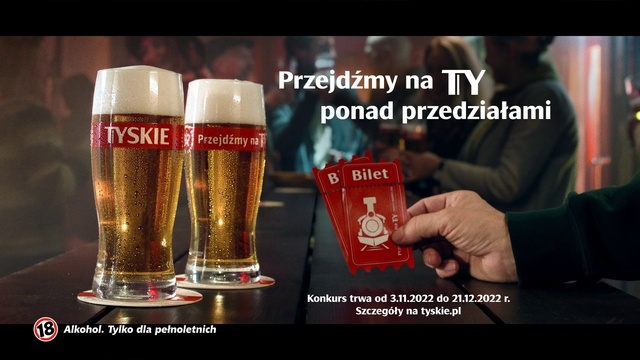 Video Reference: Drinkware, Tableware, Beer, Barware, Liquid, Gesture, Beer glass, Drink, Pint glass, Pint