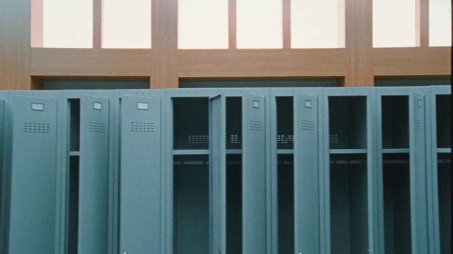 Video Reference: Rectangle, Fixture, Material property, Gas, Technology, Facade, Machine, Electric blue, Metal, Composite material