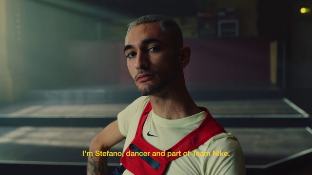 Video Reference: Forehead, Sports uniform, Eyebrow, Jersey, Flash photography, Sports jersey, Player, Sportswear, T-shirt, Vest