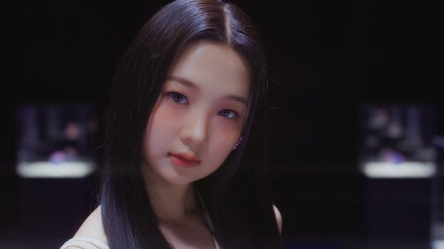 Video Reference: Nose, Cheek, Lip, Chin, Eyebrow, Eyelash, Flash photography, Jaw, Black hair, Long hair