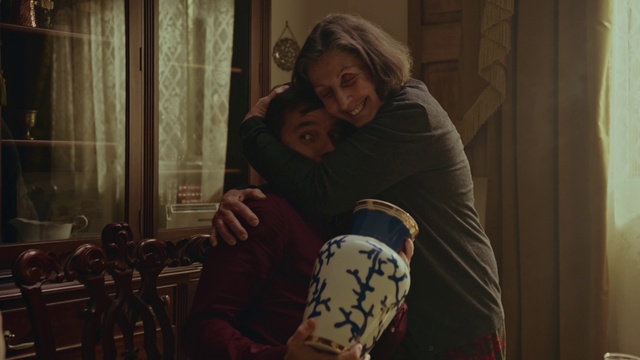 Video Reference: Smile, Comfort, Textile, Flash photography, Standing, Happy, Thigh, Curtain, Knee, Trunk