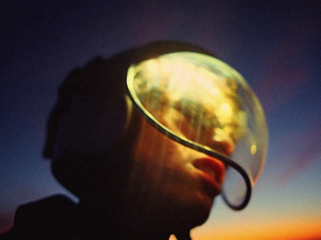 Video Reference: Glasses, Vision care, Eyewear, Goggles, Sunglasses, Flash photography, Happy, Eye glass accessory, Tints and shades, Heat