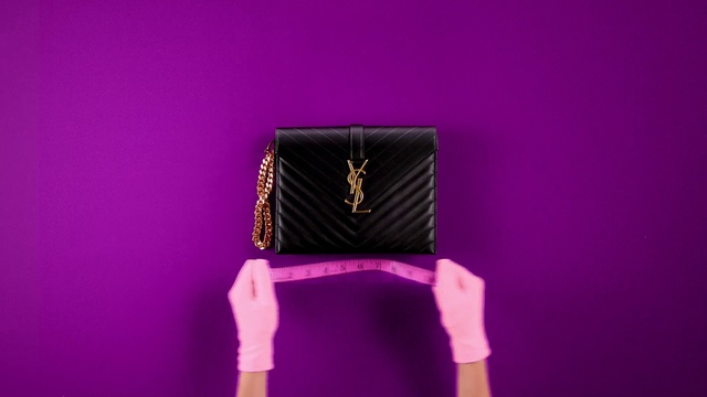 Video Reference: Purple, Human body, Gesture, Violet, Chair, Magenta, Jewellery, Electric blue, Rectangle, Event