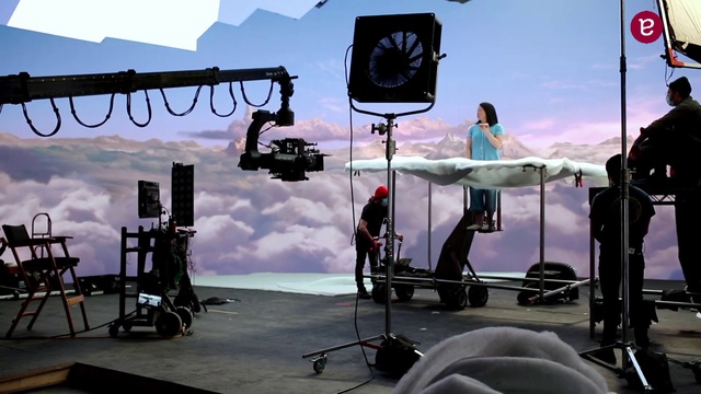 Video Reference: Sky, Cloud, Tripod, Stage equipment, Event, Film crew, Automotive tire, Leisure, Automotive design, Stage