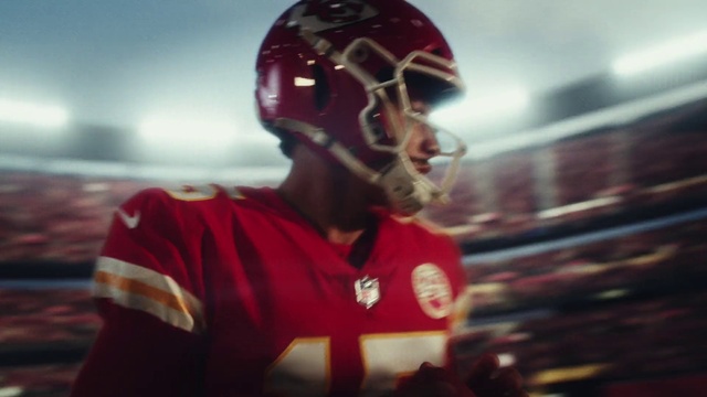 Video Reference: Sports uniform, Helmet, Sports gear, Sports equipment, Football equipment, Jersey, Sports jersey, American football, Football helmet, Player