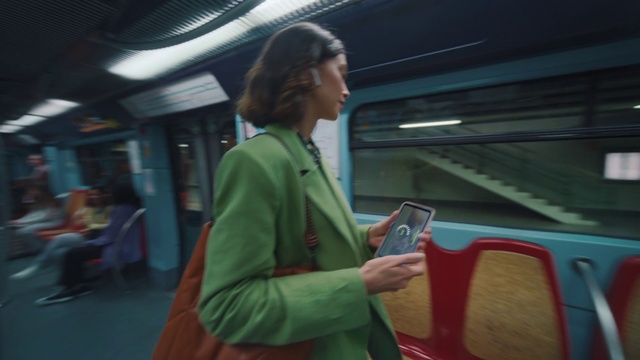 Video Reference: Train, Travel, Public transport, Passenger, Air travel, Fun, Event, Airline, Job, Metro