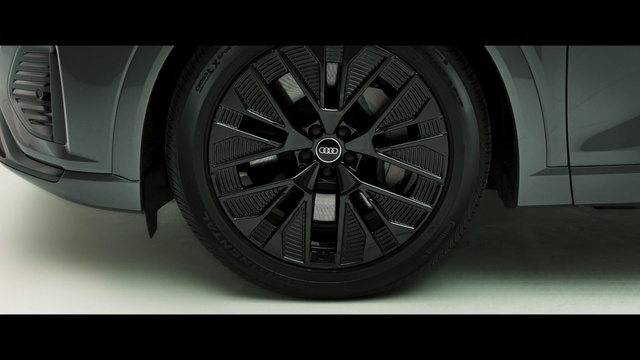 Video Reference: Tire, Wheel, Car, Vehicle, Automotive tire, Motor vehicle, Hood, Synthetic rubber, Tread, Automotive design