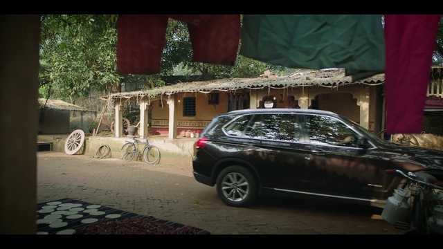 Video Reference: Wheel, Tire, Car, Vehicle, Land vehicle, Bicycle, Automotive lighting, Motor vehicle, Automotive tire, Automotive design