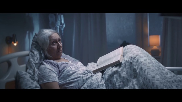 Video Reference: Comfort, Flash photography, Gesture, Elbow, Darkness, Sitting, Human leg, Room, Flesh, Knee