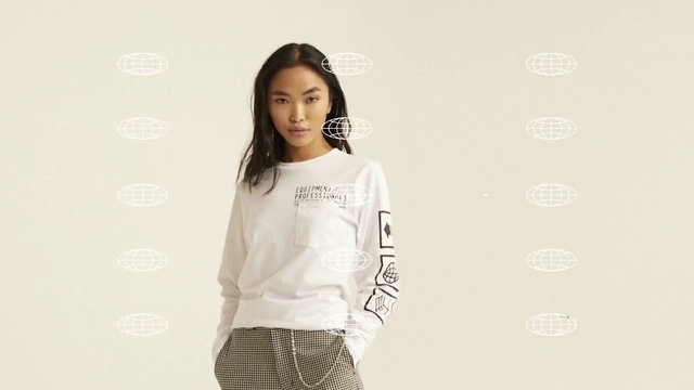 Video Reference: Hair, Shoulder, Neck, Human body, Sleeve, Flash photography, Waist, Gesture, Happy, Elbow