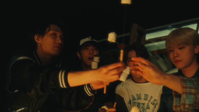 Video Reference: Arm, Shirt, Gesture, Flash photography, T-shirt, Entertainment, Cap, Baseball cap, Hat, Thumb