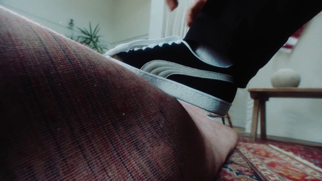 Video Reference: Comfort, Grey, Human leg, Knee, Pattern, Plant, Elbow, Houseplant, Electric blue, Carmine