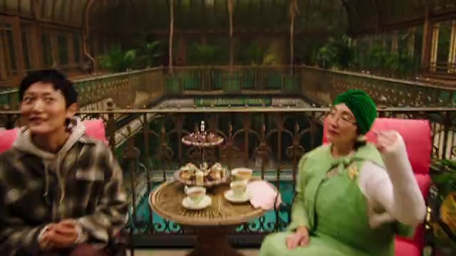 Video Reference: Table, Human, Tableware, Fun, Leisure, Event, Plate, Performing arts, Entertainment, Sitting