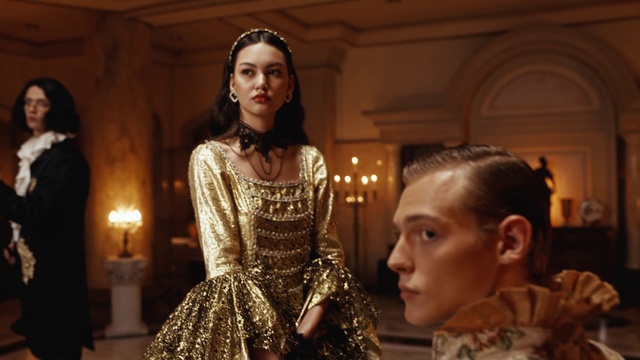 Video Reference: Fashion, Lighting, Flash photography, Happy, Fashion design, Formal wear, Event, Gown, Jewellery, Fun