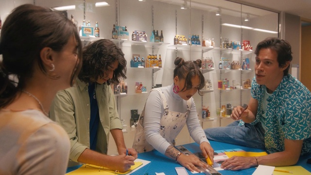 Video Reference: Sleeve, Fashion design, Sharing, T-shirt, Engineering, Event, Art, Job, Leisure, Visual arts