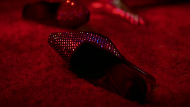 Video Reference: Automotive lighting, Magenta, Tints and shades, Flooring, Musical instrument accessory, Electric blue, Personal protective equipment, Pattern, Event, Carmine