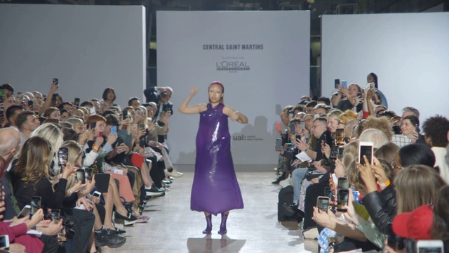 Video Reference: Footwear, Joint, Shoe, Shoulder, Dress, Runway, Fashion design, Event, Fashion model, Competition