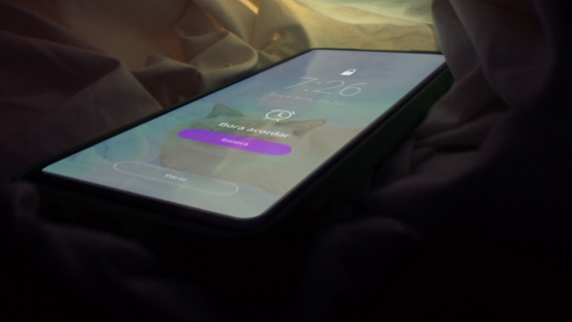 Video Reference: Mobile phone, Telephony, Mobile device, Portable communications device, Communication Device, Gadget, Smartphone, Clock, Cellular network, Display device