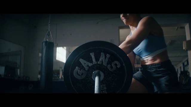 Video Reference: Flash photography, Human body, Jaw, Elbow, Chest, Thigh, Darkness, Human leg, Room, Physical fitness