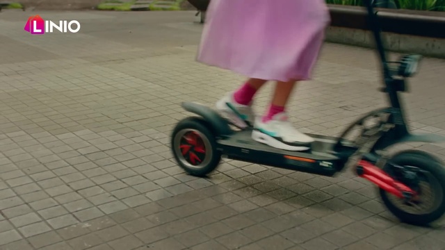 Video Reference: Wheel, Tire, Automotive tire, Bicycle tire, Tread, Asphalt, Bicycle wheel rim, Rolling, Vehicle, Bicycle accessory