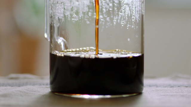 Video Reference: Tableware, Drinkware, Liquid, Highball glass, Solution, Wine, Barware, Fluid, Glass bottle, Drink