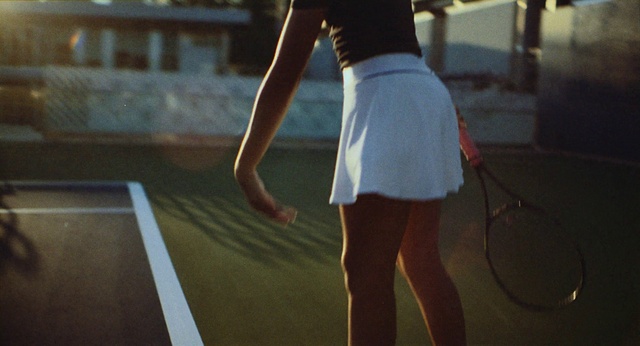 Video Reference: Shoulder, Window, Shorts, Waist, Knee, Thigh, Eyewear, Sportswear, Barefoot, Calf