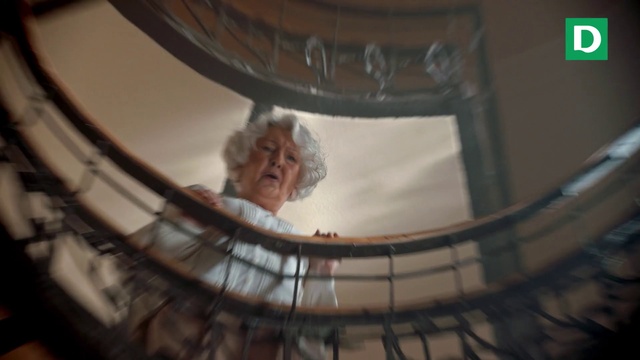 Video Reference: Head, Human body, Flash photography, Automotive tire, Tints and shades, Circle, Auto part, Automotive wheel system, Metal, Rim