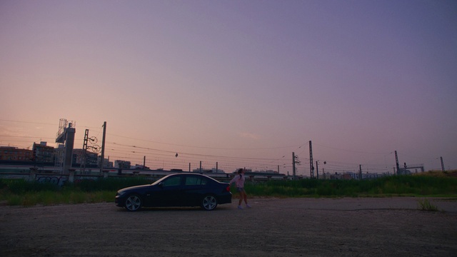 Video Reference: Wheel, Sky, Tire, Vehicle, Car, Cloud, Automotive lighting, Plant, Automotive design, Automotive tire