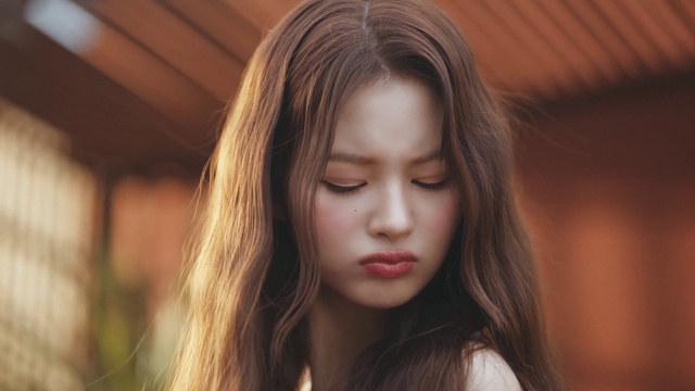 Video Reference: Nose, Cheek, Skin, Lip, Eyelash, Human body, Flash photography, Jaw, Wood, Happy