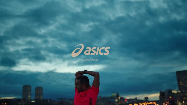 Video Reference: Cloud, Sky, Flash photography, Happy, Travel, Cumulus, Font, Horizon, Landscape, T-shirt