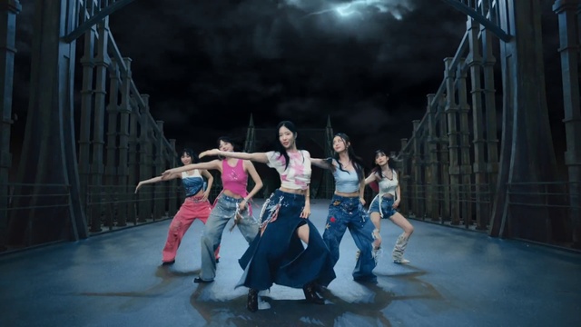 Video Reference: Dance, Entertainment, Performing arts, Flash photography, Event, Choreography, Leisure, Sports, Performance art, Fun