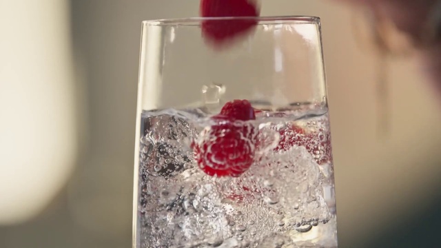 Video Reference: Tableware, Food, Liquid, Drinkware, Stemware, Apéritif, Barware, Ingredient, Highball glass, Fluid