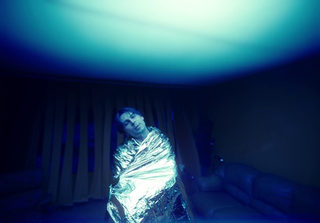 Video Reference: Blue, Flash photography, Cloud, Sky, Comfort, Tints and shades, Electric blue, Fun, Event, Darkness